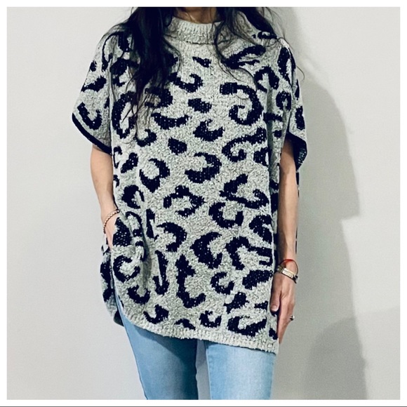 Audrey Leopard poncho knit sweater - Picture 6 of 6
